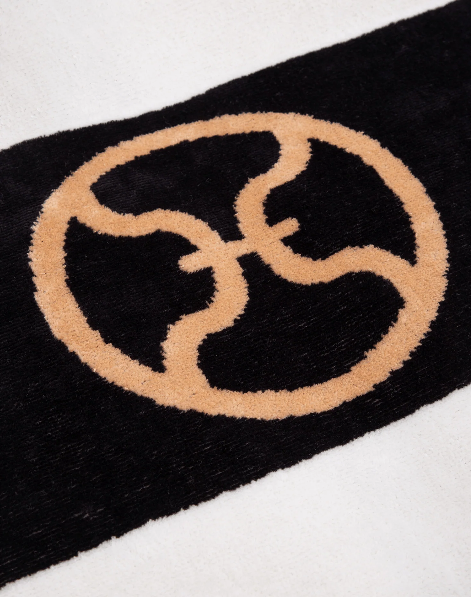 Pam Towel - Paradox - Image 3